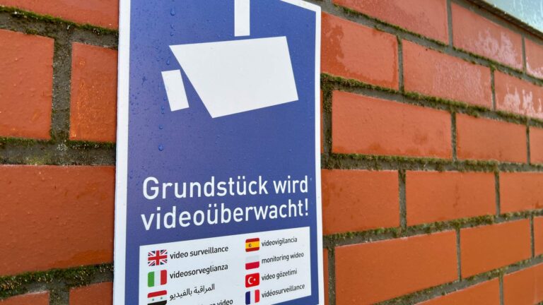 Videoüberwachter Garagenhof