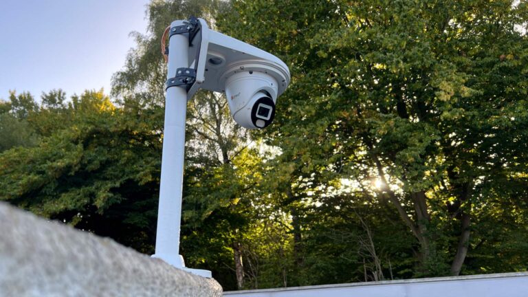 Videoüberwachter Garagenhof